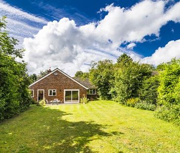 5 bedroom bungalow to rent - Photo 3