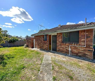 Neat & Tidy 3 Bedroom House! Close To Doonside Station! - Photo 6