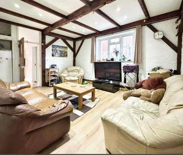 7 bedroom semi-detached house to rent - Photo 1