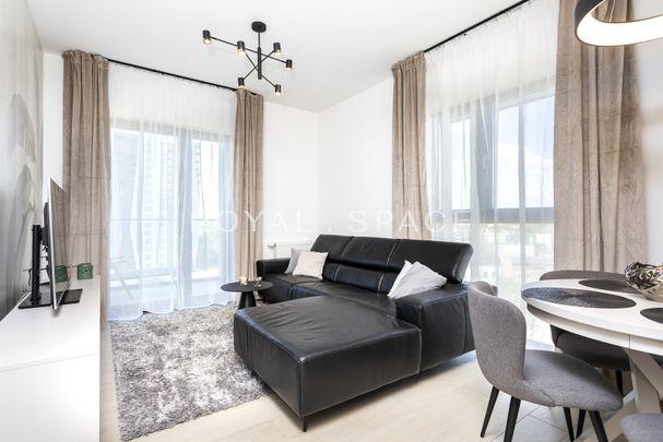 Pierwsza Dzielnica | z balkonem | 8 piętro - Zdjęcie 1