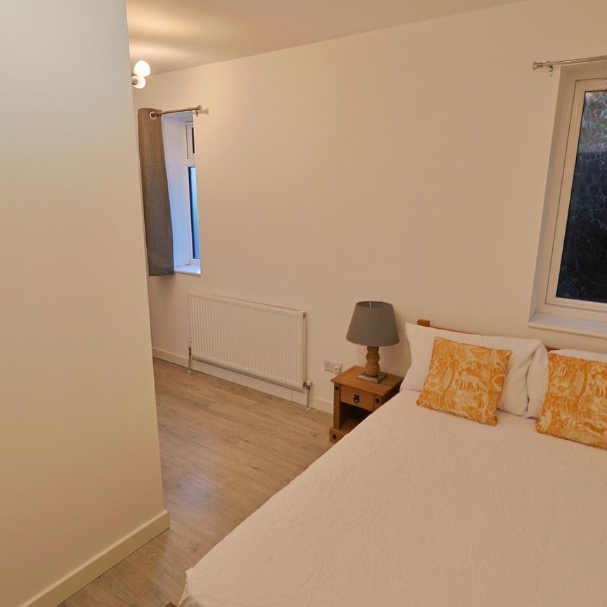 Room 3 - 9B Riverside Studios Riverside Close Whitley - BILLS INCLUSIVE ENSUITE CLOSE TO JLR - Photo 1