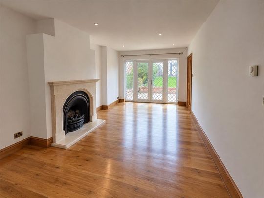 4 bedroom detached house to rent - Photo 1