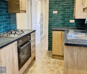 3 bedroom House To Let - Photo 5