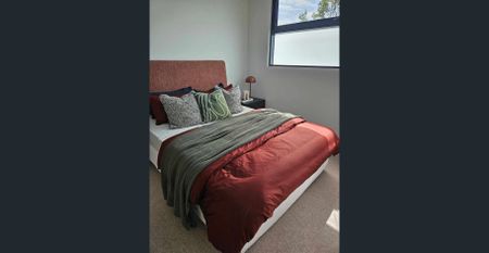 Caulfield South Townhouse for Lease — 4BR, 3BA, $1600/week from 28 February 2026 - Photo 5