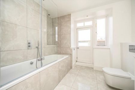 4 bedroom terraced house to rent - Photo 3