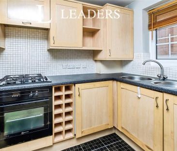 1 bedroom flat to rent - Photo 2