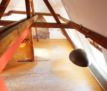 Stimmige 2.5-Dachwohnung mit Galerie und viel Charme - Photo 3