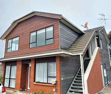 Sitting Pretty in Central Miramar - Photo 2