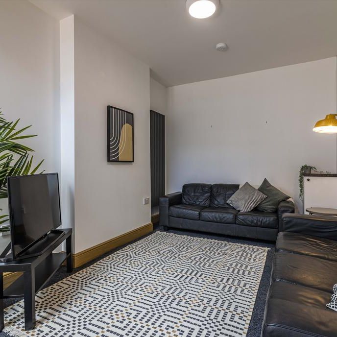 6 bedroom house to rent - Photo 1