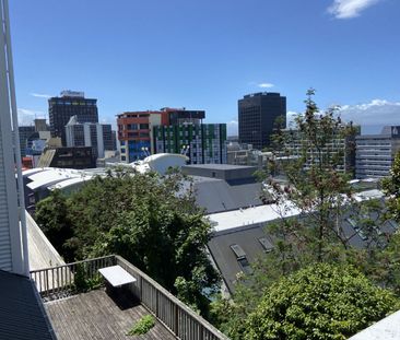 Convenient Terrace Living - Photo 5