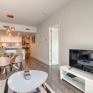 Condo 3 1/2 Luxueux Meuble Au Solano - Photo 2