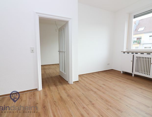 Neu renovierte 2,5 Zimmerwohnung mit kleinem Balkon in absoluter Citylage - Photo 1