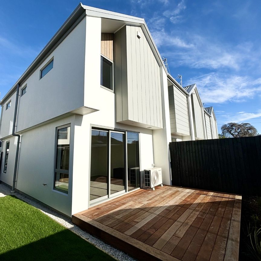 57 Bampton, Burwood - Photo 1