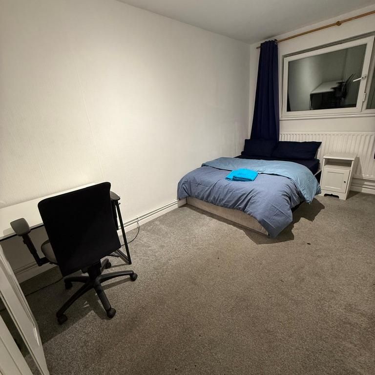 1 bedroom in a house share to rent - Photo 1