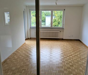 Moderne 3.5-Zimmer-Wohnung in zentraler Lage – Ihr neues Zuhause in... - Photo 1