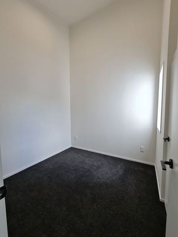 3 Bedroom 2 Bathroom Townhouse - Photo 3