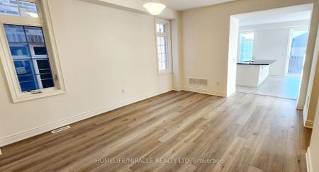 For Lease - 14 Wraggs Road, Bradford West Gwillimbury, Ontario - Photo 5