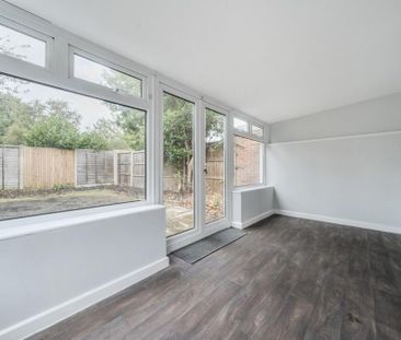 3 bedroom semi-detached house to rent - Photo 4