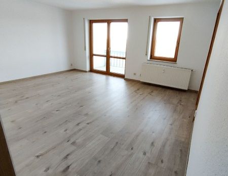 3-Raum-Balkonwohnung mit PKW-Stellplatz - Herzog-Georg-Ring in Annaberg!! - Photo 1