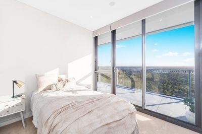 Three Bedroom with Stunning Views - City Skylines and Harbour Bridge - Photo 5
