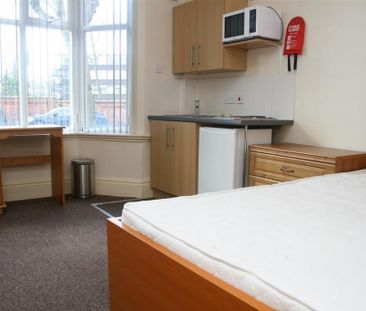 Studio to rent - Photo 3