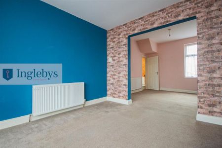 3 bedroom terraced house to rent - Photo 2