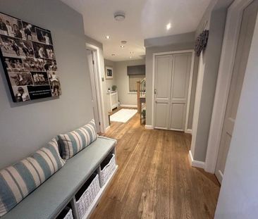 4 bedroom semi-detached house to rent - Photo 4