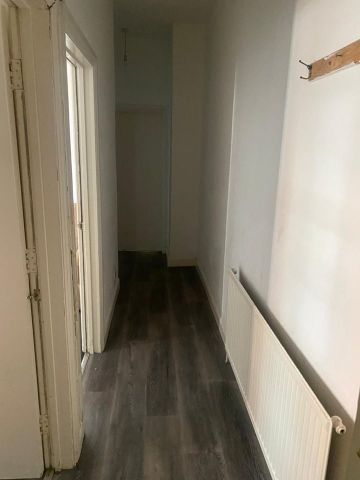 2 Bed Flat, Stapleton Road, BS5 - Photo 2