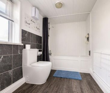 3 bedroom terraced house to rent - Photo 4