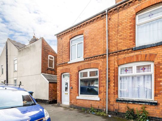 🏡 An Excellent Shared House for Rent in Hinckley – Where Comfort Meets Convenience! - Photo 1