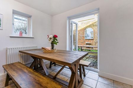 3 bedroom terraced house to rent - Photo 5