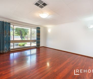 10 Burren Gate, Willetton WA 6155 - House For Rent | Domain - Photo 4