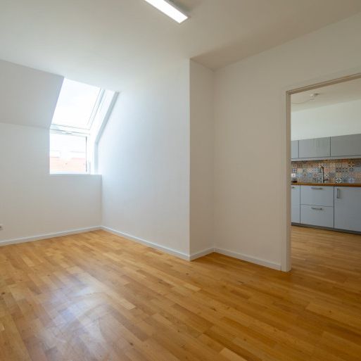 Ihr neuer Dachgeschoss(T)raum inkl. Einbauküche und Klimaanlage in der Alxingergasse /// Ruhelage - Photo 1