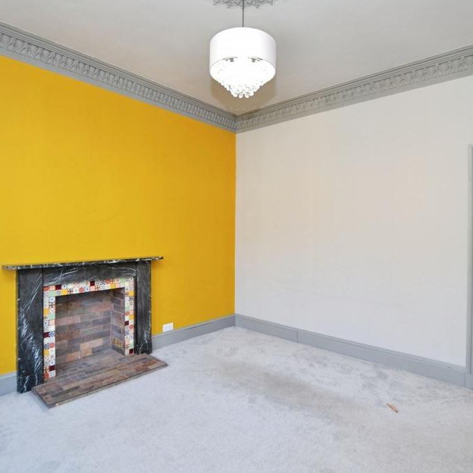 3 bedroom flat to rent - Photo 1