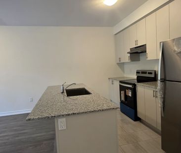 For Lease - 69 Hillcroft Way, Kawartha Lakes, Ontario - Photo 2