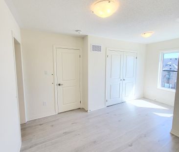 For Lease - 20 Esquire Way, Whitby, Ontario - Photo 5