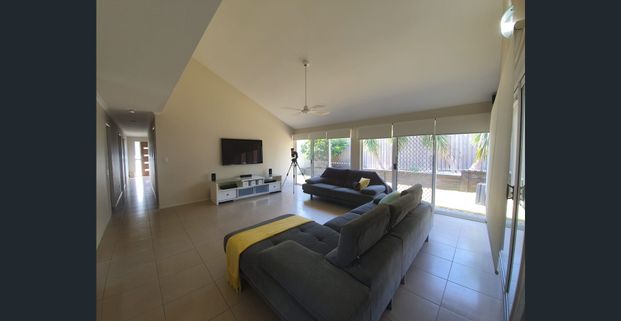 TEWANTIN - GREAT LOCATION. - Photo 1