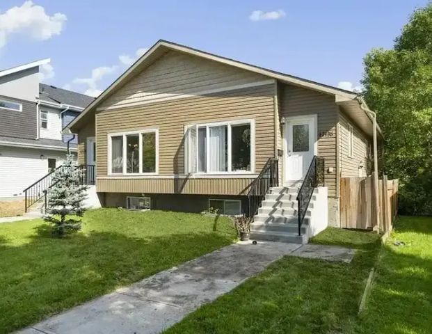 Three bedrooms main floor suite near Downtown | 12135 124 Street, Edmonton - Photo 1