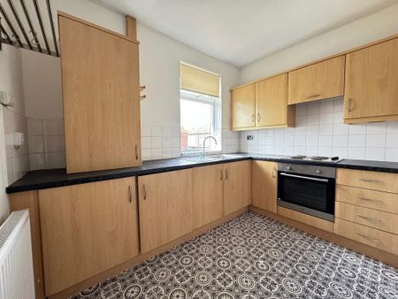 2 bedroom flat to rent - Photo 4