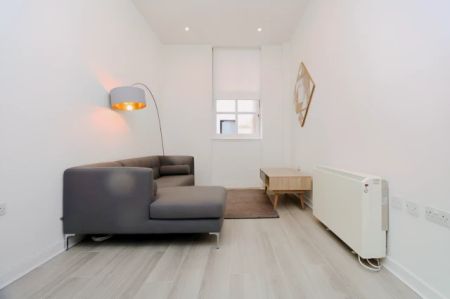 2Bedrooms, 1Bathrooms - Photo 3