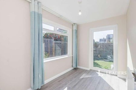 Portland Road, Kingston Upon Thames, KT1 - Photo 2