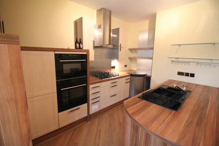 5 bedroom terraced house to rent - Photo 3