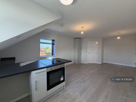 1 bedroom flat to rent - Photo 2