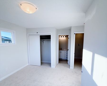 For Lease - 1235 Creekway Private, Kanata, Ontario - Photo 2