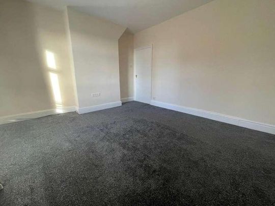 Middleton Road, Chadderton, OL9 - Photo 1