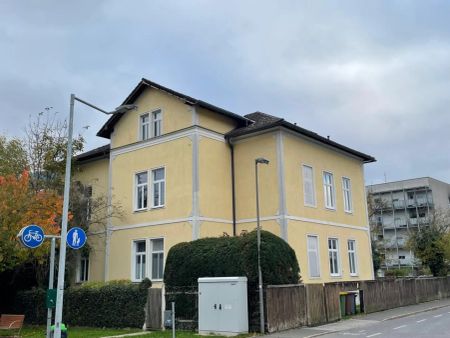 FAMILIENHIT - WOHNEN in stilvoller, zentral gelegener VILLA - Photo 3