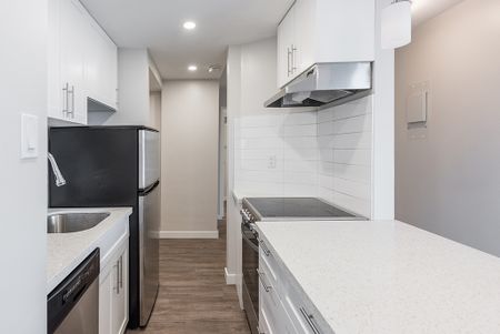 Park Towers - Photo 2