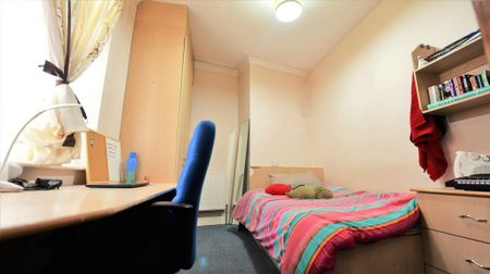 5 bedroom House in Royal Park Terrace, Leeds - Photo 4