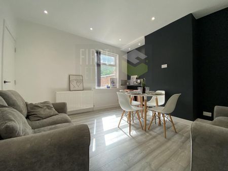 4 bedroom terraced house to rent - Photo 2