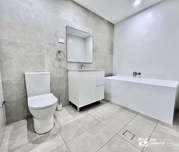 Spectacular 3 bedroom unit. - Photo 6